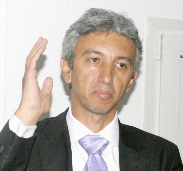 Banii lui Dan Diaconescu garantaţi de o firmă off-shore Banii lui Dan Diaconescu garantaţi de o firmă off-shore